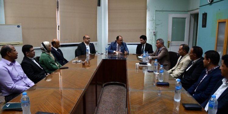 جولة تفقدية لرئيس جامعة حلوان لكلية الاقتصاد المنزلي