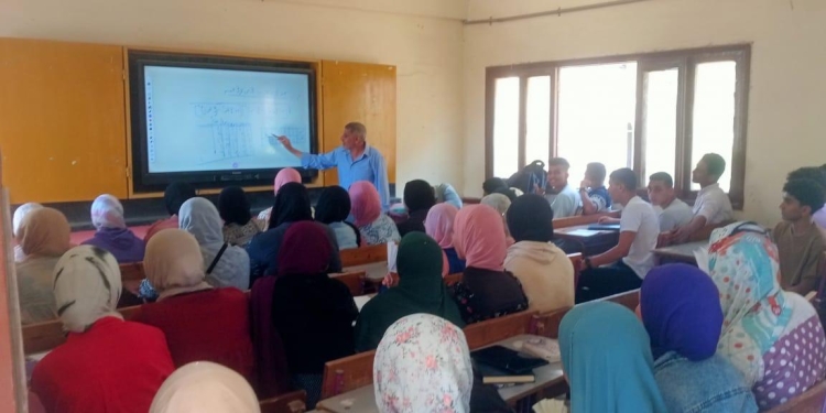 الثانوية العامة 2024.. مواصلة تقديم المراجعات النهائية المجانية للطلاب “صور”