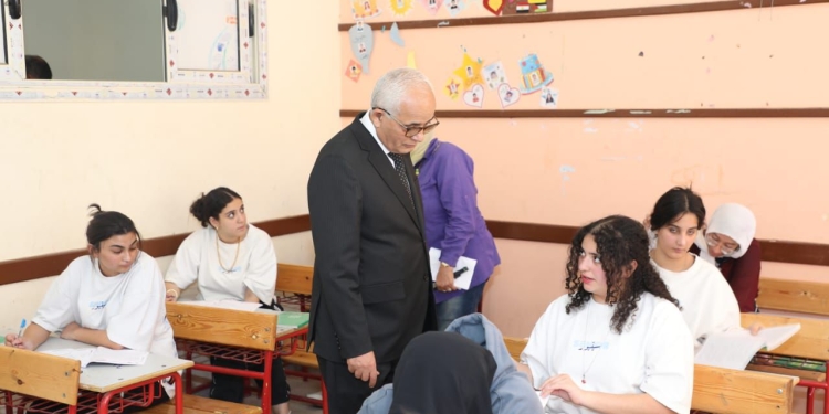 الثانوية العامة 2024.. كشف هوية متداولي امتحان الفيزياء على الإنترنت