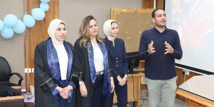 إشادات من لجنة تحكيم إعلام القاهرة بمشروع “من فات قديمه” لطلاب ماجستير الإنتاج التلفزيوني