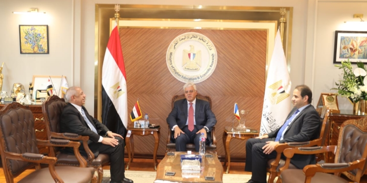 انضمام الأكاديمية العربية للعلوم والتكنولوجيا والنقل البحري لمنصة “ادرس في مصر”