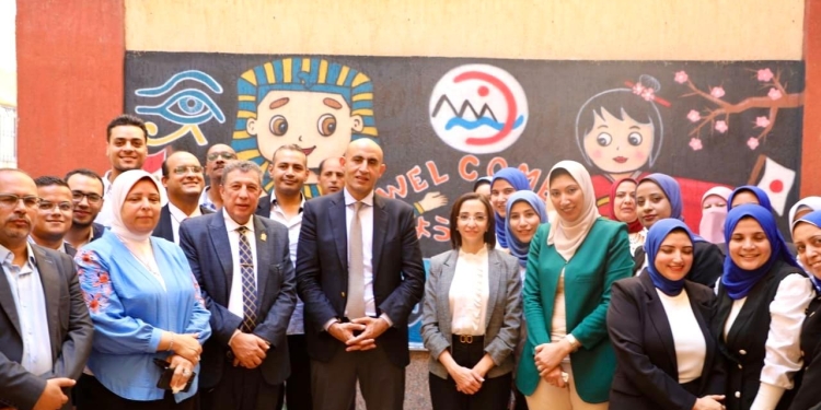 "عبداللطيف" يناقش أفضل آليات مواجهة تحديات الكثافة وعجز المعلمين بالبحيرة