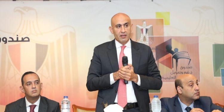 عبد اللطيف: وضع حلول تناسب واقعنا وتقضي على التحديات المزمنة