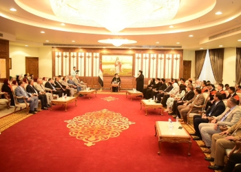 البابا تواضروس يستقبل طلاب جامعة سوهاج بالمقر البابوي بالكاتدرائية الأرثوذوكسية