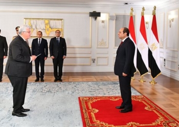 بعد تجديد الثقة.. السيرة الذاتية للدكتور أيمن عاشور وزير التعليم العالي والبحث العلمي