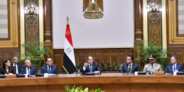 أبرزها الإصلاح الاقتصادي وتطوير الاداء الحكومي ..تكليفات الرئيس للحكومة الجديدة