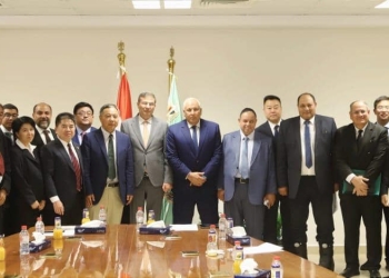 وزير الزراعة يستقبل وفد جامعة الصين” للتعاون  في المحاصيل الاستراتيجية عالية الانتاجية”