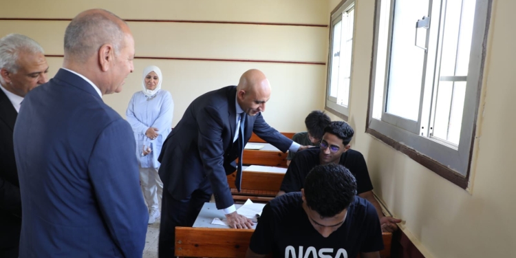 بعض الأسئلة بها مشكلات في الصياعة.. خبير يقيم امتحان علم النفس والاجتماع للثانوية العامة 2024