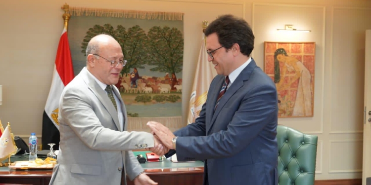 وزير الثقافة يستقبل رئيس جامعة سوهاج