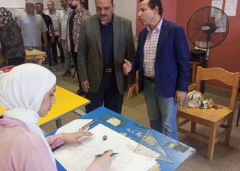 نائب رئيس جامعة بنها يتفقد اختبارات القدرات بكلية الفنون التطبيقية