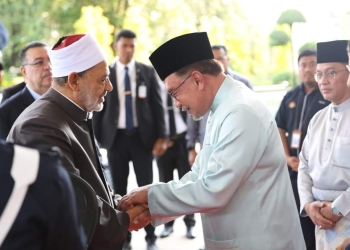 رئيس الوزراء الماليزي يستقبل شيخ الأزهر ويؤكدان أهمية تعزيز التعاون العلمي والدعوي