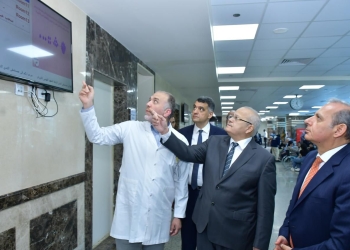 رئيس جامعة القاهرة يتفقد مشروعات التجديد والتوسعات بمستشفى أورام الثدى بتكلفة 350 مليون جنيه