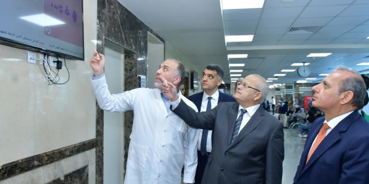 رئيس جامعة القاهرة يتفقد مشروعات التجديد والتوسعات بمستشفى أورام الثدى بتكلفة 350 مليون جنيه
