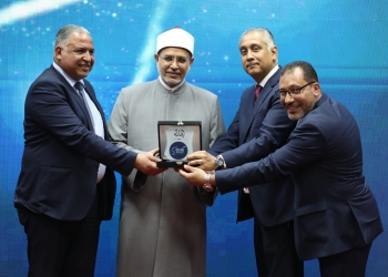 رئيس جامعة الأزهر يشيد بالجهود العلمية والمجتمعية لكلية طب الأسنان