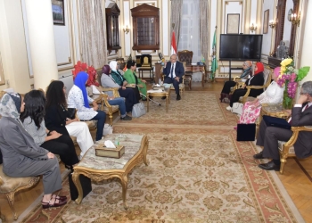 الخشت يلتقي فريق الدراسات المستقبلية بكلية الإعلام فى إطار سعى الجامعة لنشر منهجية التفكير المستقبلي