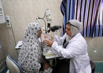جامعة الأزهر :إقبال كبير على القافلة الطبية برأس غارب