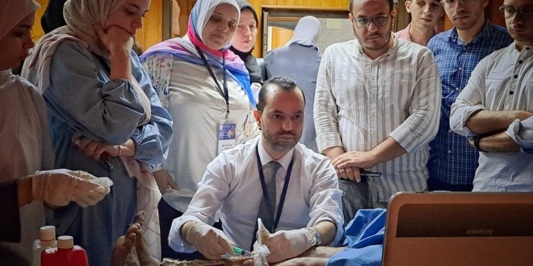 كلية طب بنين الأزهر تنظم ورشة عمل تدريبية حول علاج الآلام الروماتيزمية بالسونار