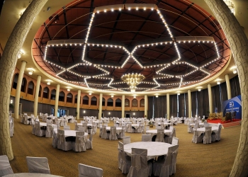 رئيس الهيئة المصرية للمعارض يعلن الانتهاء من تجهيز قاعة نفرتيتي لاستقبال المؤتمرات بسعة 1500 فرد