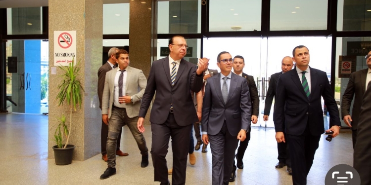 وزير الاستثمار يتفقد الهيئة المصرية للمعارض للإطلاع على سير العمل ومخطط تنظيم المعارض