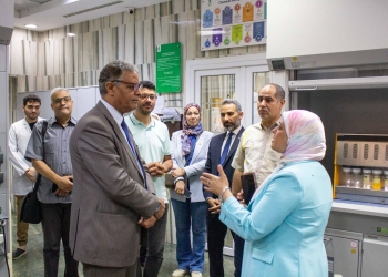 رئيس الهيئة القومية للاستشعار من البعد يزور المعمل المركزي بمركز البحوث الزراعية