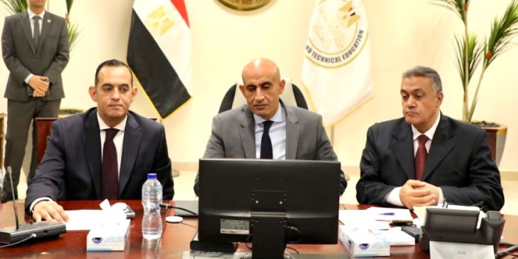 الثانوية العامة 2024.. «التعليم» عن ادعاء معلم عرض امتحان الكيمياء عليه: «كاذب»