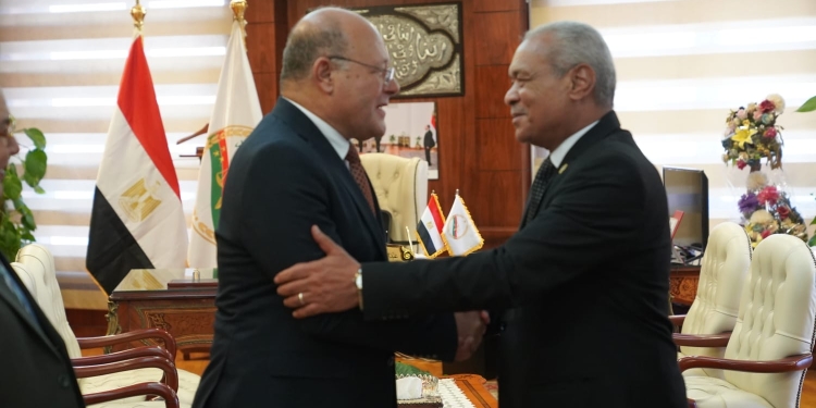 رئيس النيابة الإدارية يستقبل رئيس جامعة سوهاج