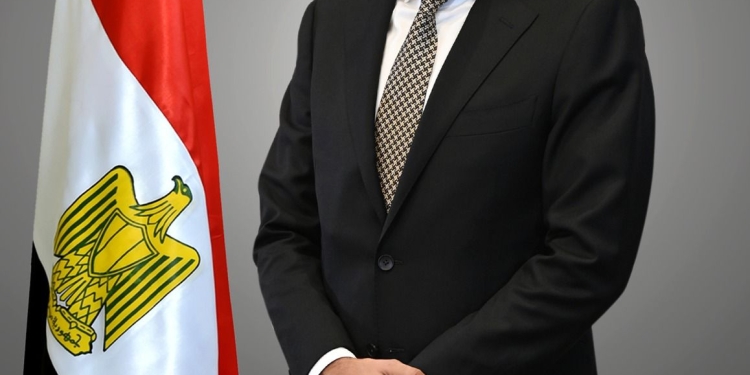 عبداللطيف: جار هيكلة شكل التعليم في مصر وضوابط لإعادة هيبة المعلم