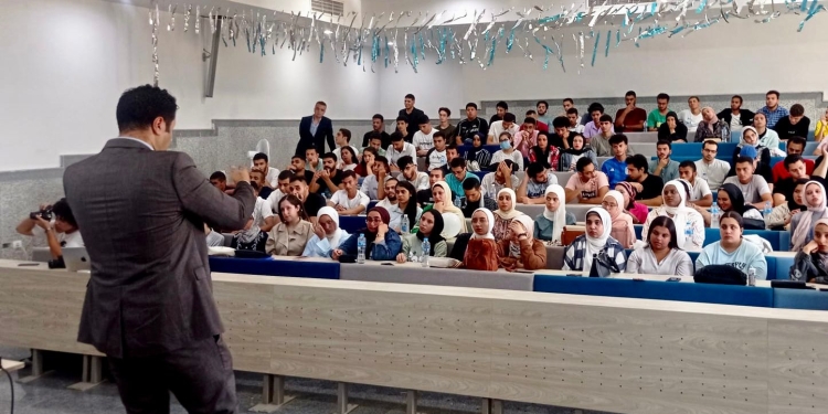رئيس جامعة حلوان الأهلية: حريصون على وعي الطلاب ومواكبتهم للتطور التكنولوجي