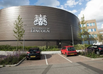 جامعة لينكولن