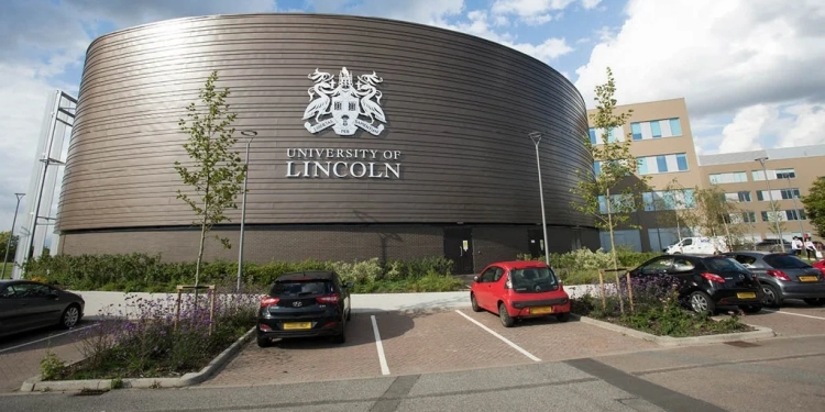جامعة لينكولن