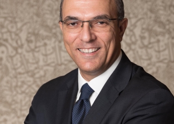 د شريف كامل عميد كلية إدارة الأعمال بالامريكية