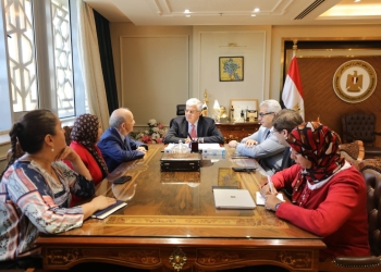 عاشور يستقبل مُستشار التعليم العالي بالمجلس الثقافي البريطاني لبحث التعاون المشترك