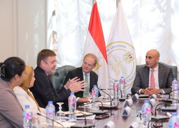 عبد اللطيف: وضع الاستراتيجيات لتسليح الطلاب بمهارات البرمجة والذكاء الاصطناعي