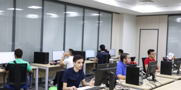 أماكن شاغرة بالكليات والمعاهد لطلاب المرحلة الثالثة للشعب الأدبية