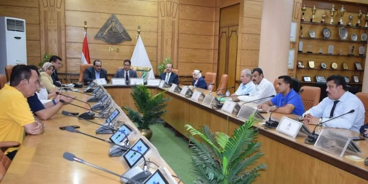 ” الجيزاوي” يترأس اجتماع لجنة ماراثون جامعة بنها للابتكارات