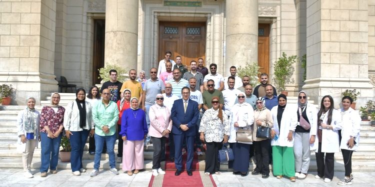 توافد وإقبال كبير على القافلة الشاملة لجامعة القاهرة في “رأس غارب”