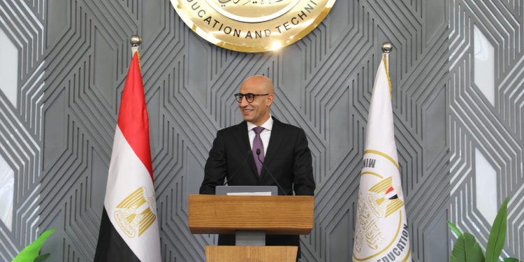 الثانوية العامة 2024.. مصير تنسيق طلاب العلمي بعد إضافة درجتين بالفيزياء