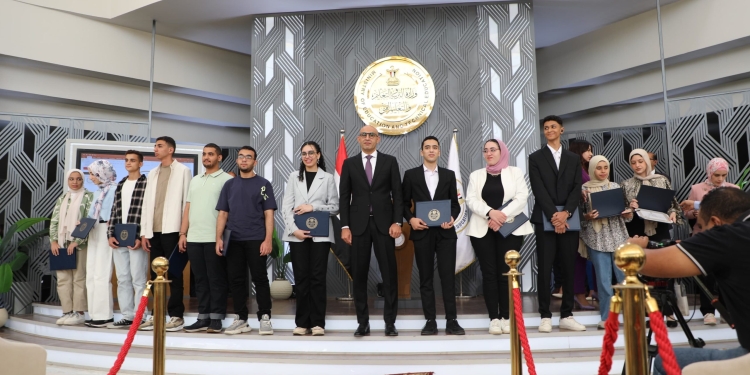 ننشر احصائيات نتيجة الثانوية العامة 2024 ونص رسالة «عبداللطيف» للأوائل