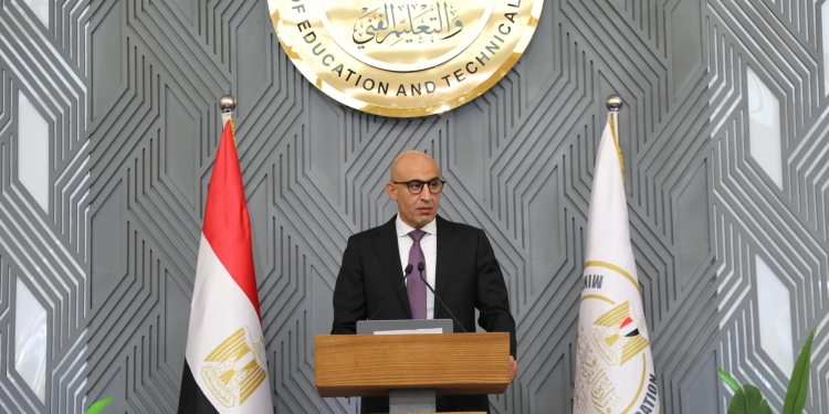 بالأرقام.. رسوم واشتراكات ومقابل الخدمات الإضافية بالمدارس الرسمية المتميزة للغات