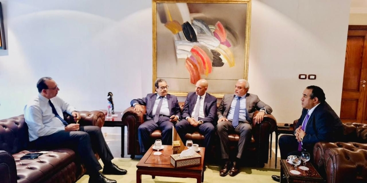 رئيس هيئة المعارض يلتقي رئيس اتحاد الناشرين المصريين ويعرض عليه المشاركة بمعرض الصين الدولي