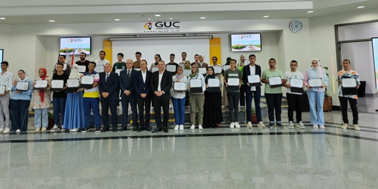 الاوائل مع د اشرف منصور فحفل استلام المنح بالألمانية