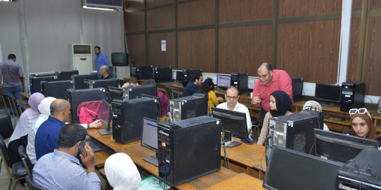 معامل جامعة القاهرة تواصل استقبال طلاب تنسيق المرحلة الأولى للقبول بالجامعات