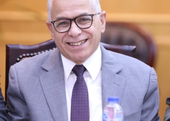 رئيس جامعة الأزهر يهنئ الدكتور طارق سلمان بتكليفه مساعدًا للأمين العام لبيت الزكاة والصدقات للإمداد الطبي