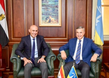 «عبداللطيف» يصل الإسكندرية لمتابعة تنفيذ آليات مواجهة الكثافة الطلابية وسد العجز بالمعلمين