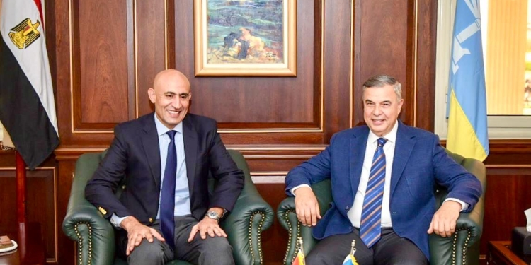 «عبداللطيف» يصل الإسكندرية لمتابعة تنفيذ آليات مواجهة الكثافة الطلابية وسد العجز بالمعلمين