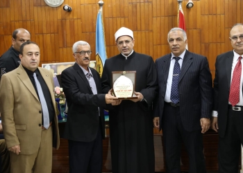 رئيس جامعة الأزهر يتفقد أعمال التطوير والتجديد بكلية اللغة العربية بالزقازيق