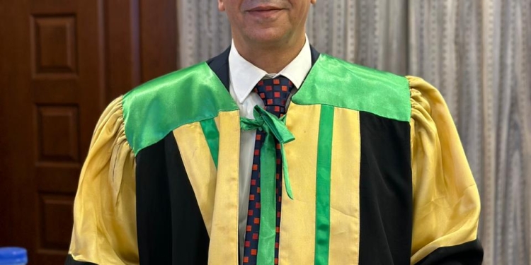 نائب رئيس النيابة الإدارية ينال درجة الدكتوراه في رسالة بعنوان " أثر تحريك الدعوة الجنائية على المسؤولية تأديبية للموظف العام "