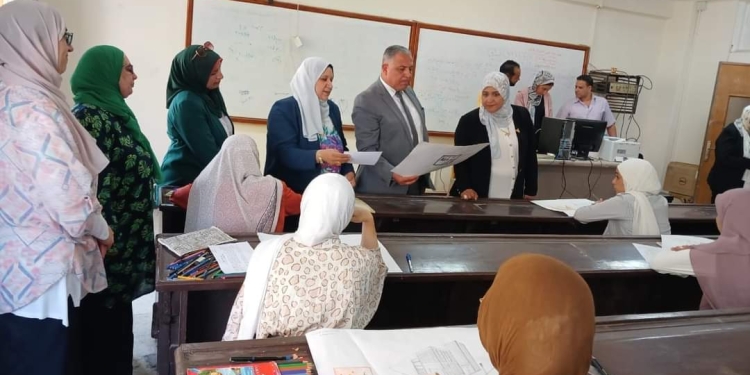 نائب رئيس جامعة الأزهر يتفقد لجان اختبارات القدرات بفرع البنات بالقاهرة