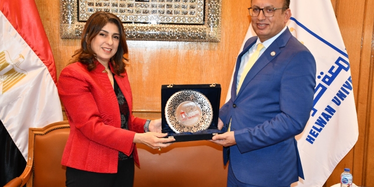 جامعة حلوان تجدد توقيع بروتوكول التعاون مع الجامعة المصرية الصينية