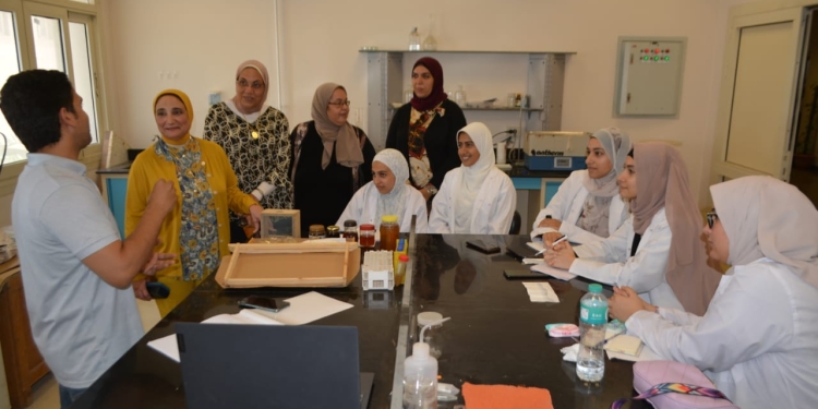 مدارس صيفية لتدريب طلاب الكليات العملية بمدينة الأبحاث العلمية والتطبيقات التكنولوجية